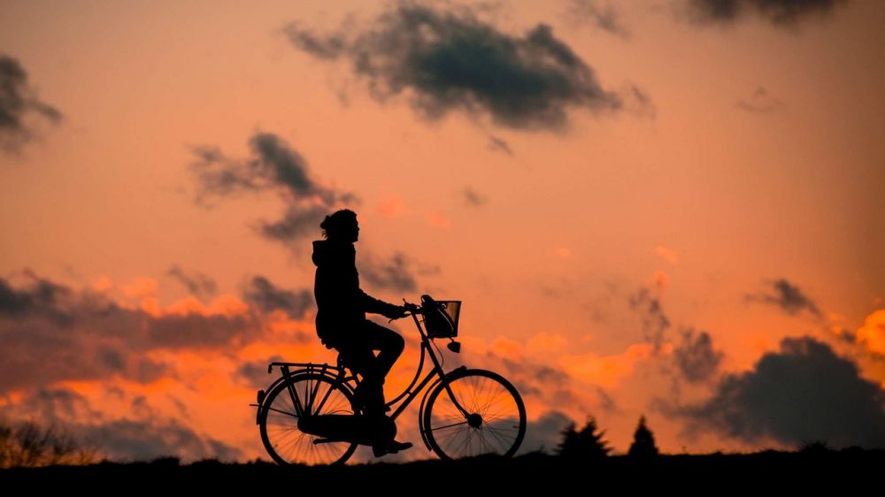 Regnjakke til cykling: Den ultimative guide til at holde dig tør på dine cykelture